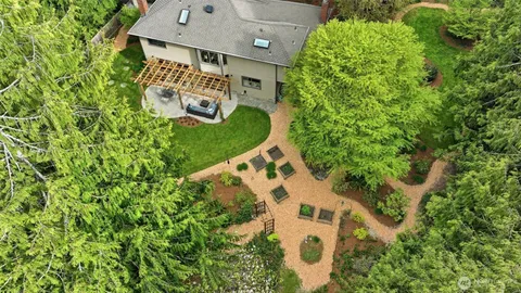 $1,850,000 | 24135 Southeast 16th Place, Sammamish, WA 98075