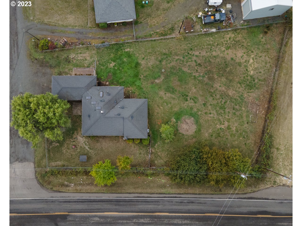 29853 Jarding Road Eugene, OR 97405 - Photo 26 of 30 view of a mirror
