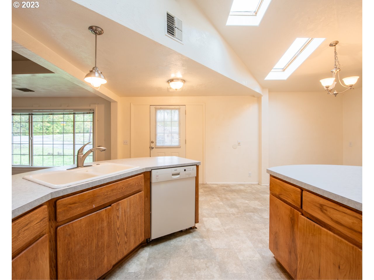 29853 Jarding Road Eugene, OR 97405 - Photo 8 of 30 a room with sink and window