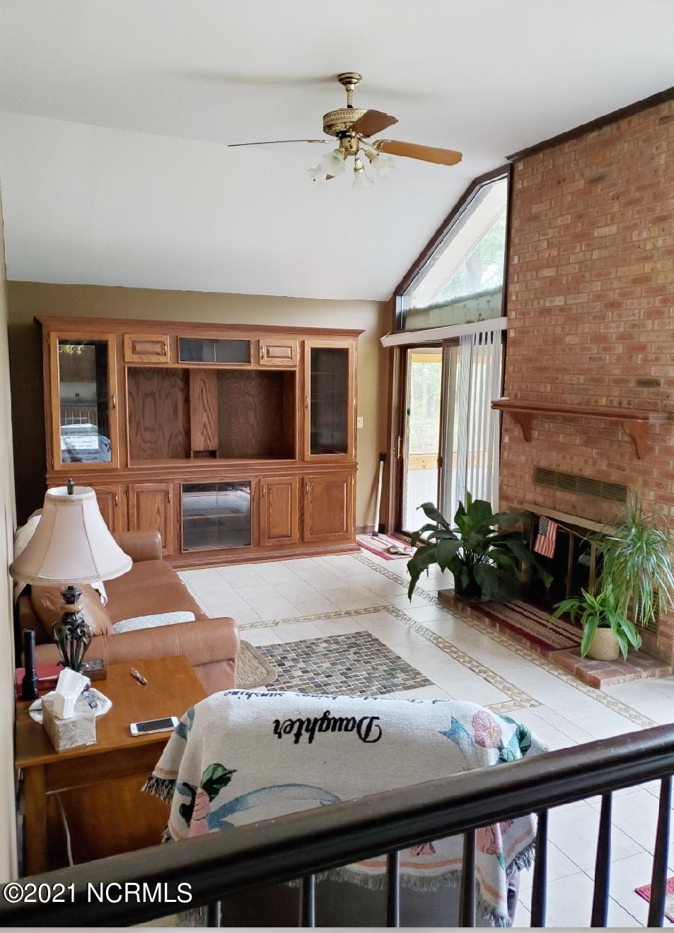 13700 Old Stage Road Gibson, NC 28343 - Photo 6 of 19 Den