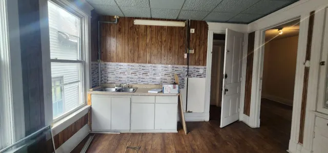 $279,900 | 935 West Greenfield Avenue, Milwaukee, WI 53204