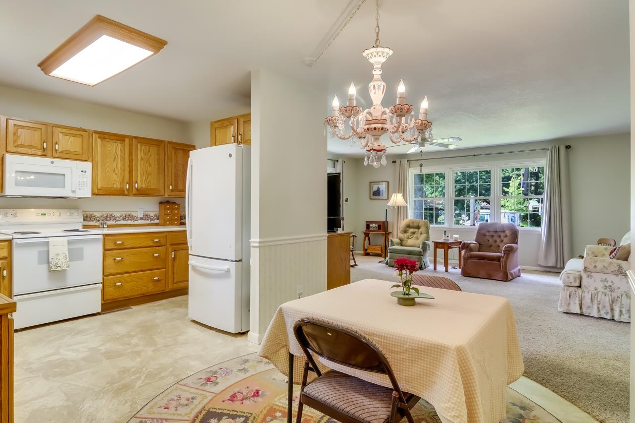 1208 Anderson Road Traverse City, MI 49686 - Photo 8 of 28 1913380-7.JPG