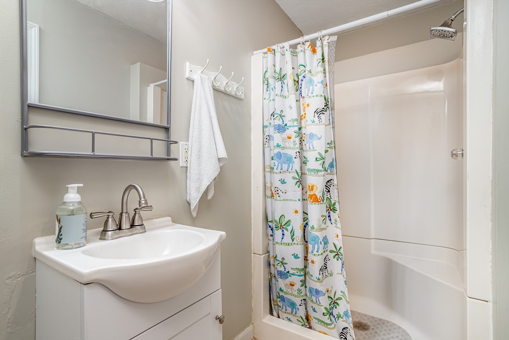 136 River Road Pepperell, MA 01463 - Photo 21 of 42 Gallery Image 21