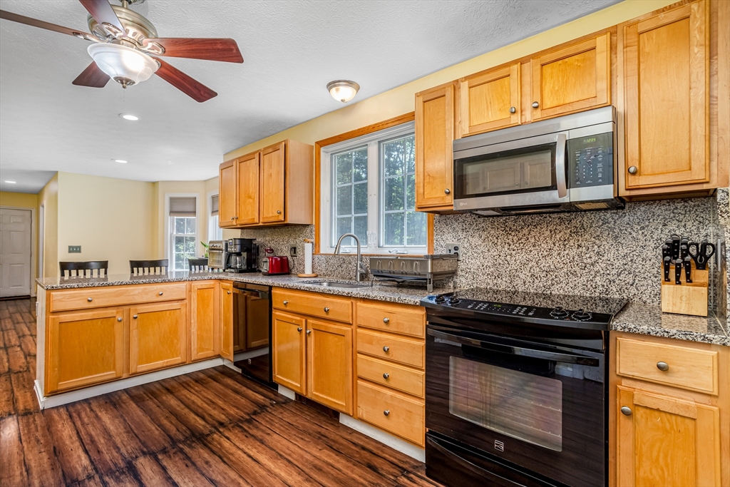 136 River Road Pepperell, MA 01463 - Photo 3 of 42 Gallery Image 3