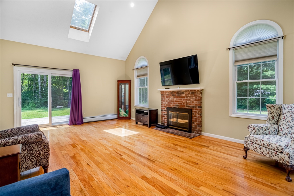 136 River Road Pepperell, MA 01463 - Photo 4 of 42 Gallery Image 4