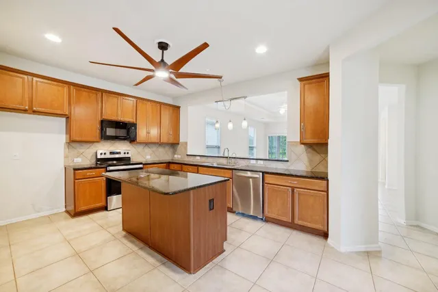 $2,295 | 207 Trinity Lane, Georgetown, TX 78633