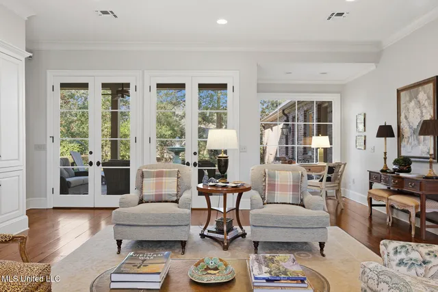 $965,000 | 114 Meadowbrook North, Jackson, MS 39211