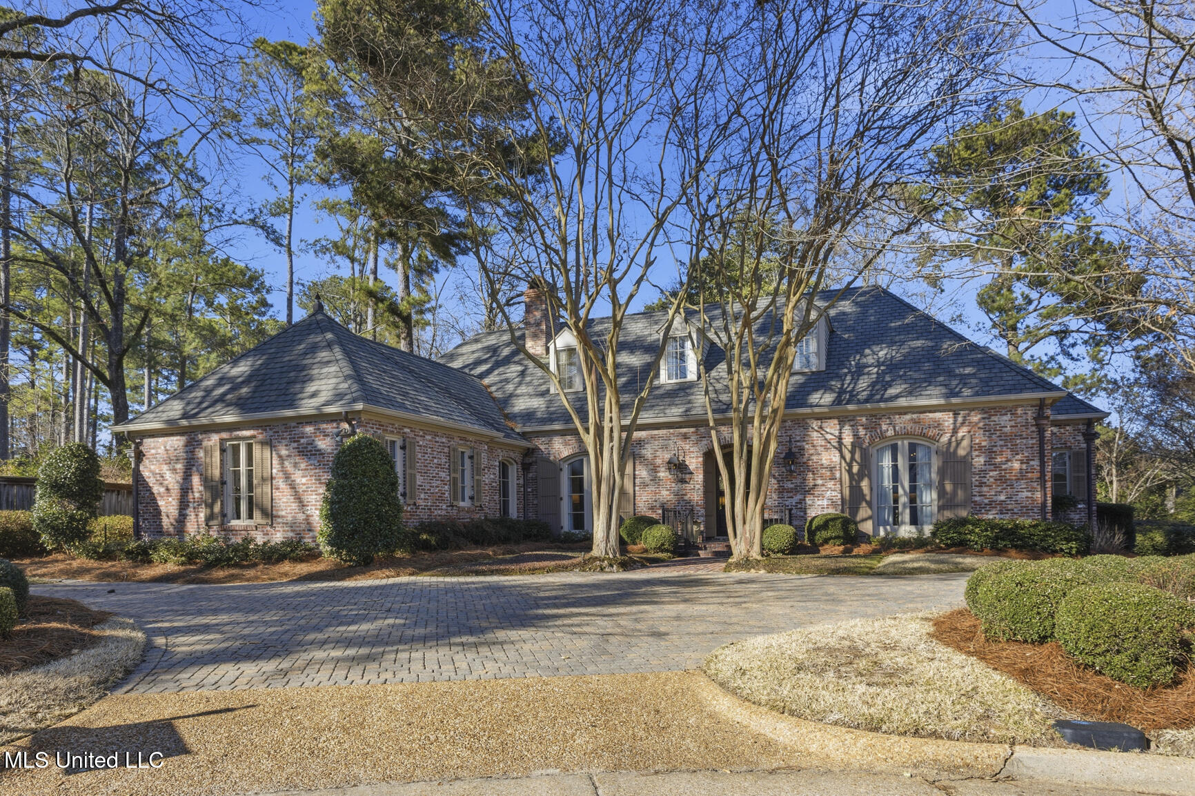 114 Meadowbrook North Jackson, MS 39211 - Photo 2 of 46 114 Meadowbrook N ext-1