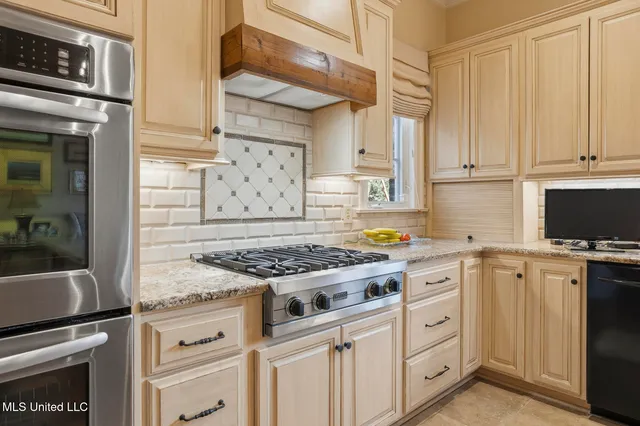 $965,000 | 114 Meadowbrook North, Jackson, MS 39211