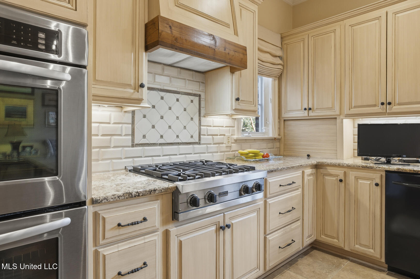 114 Meadowbrook North Jackson, MS 39211 - Photo 29 of 46 114 Meadowbrook N-27