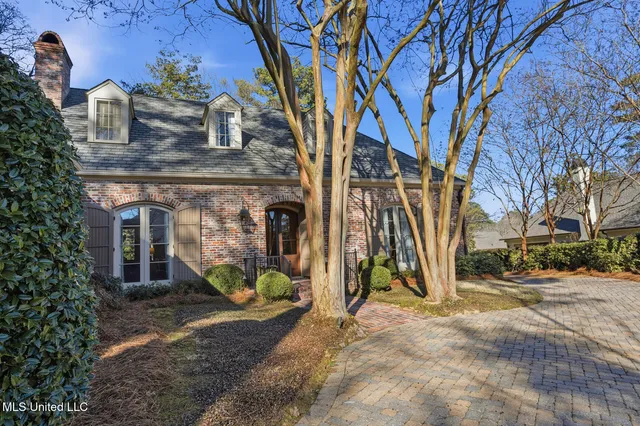 $965,000 | 114 Meadowbrook North, Jackson, MS 39211