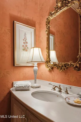 $965,000 | 114 Meadowbrook North, Jackson, MS 39211