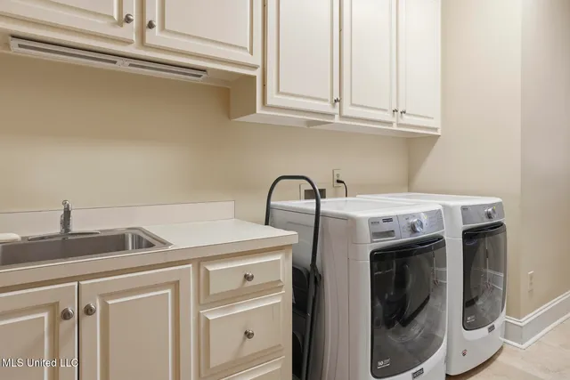 $965,000 | 114 Meadowbrook North, Jackson, MS 39211