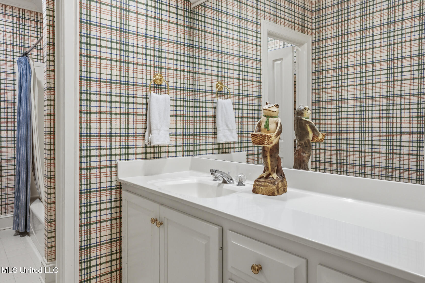 114 Meadowbrook North Jackson, MS 39211 - Photo 37 of 46 114 Meadowbrook N-34