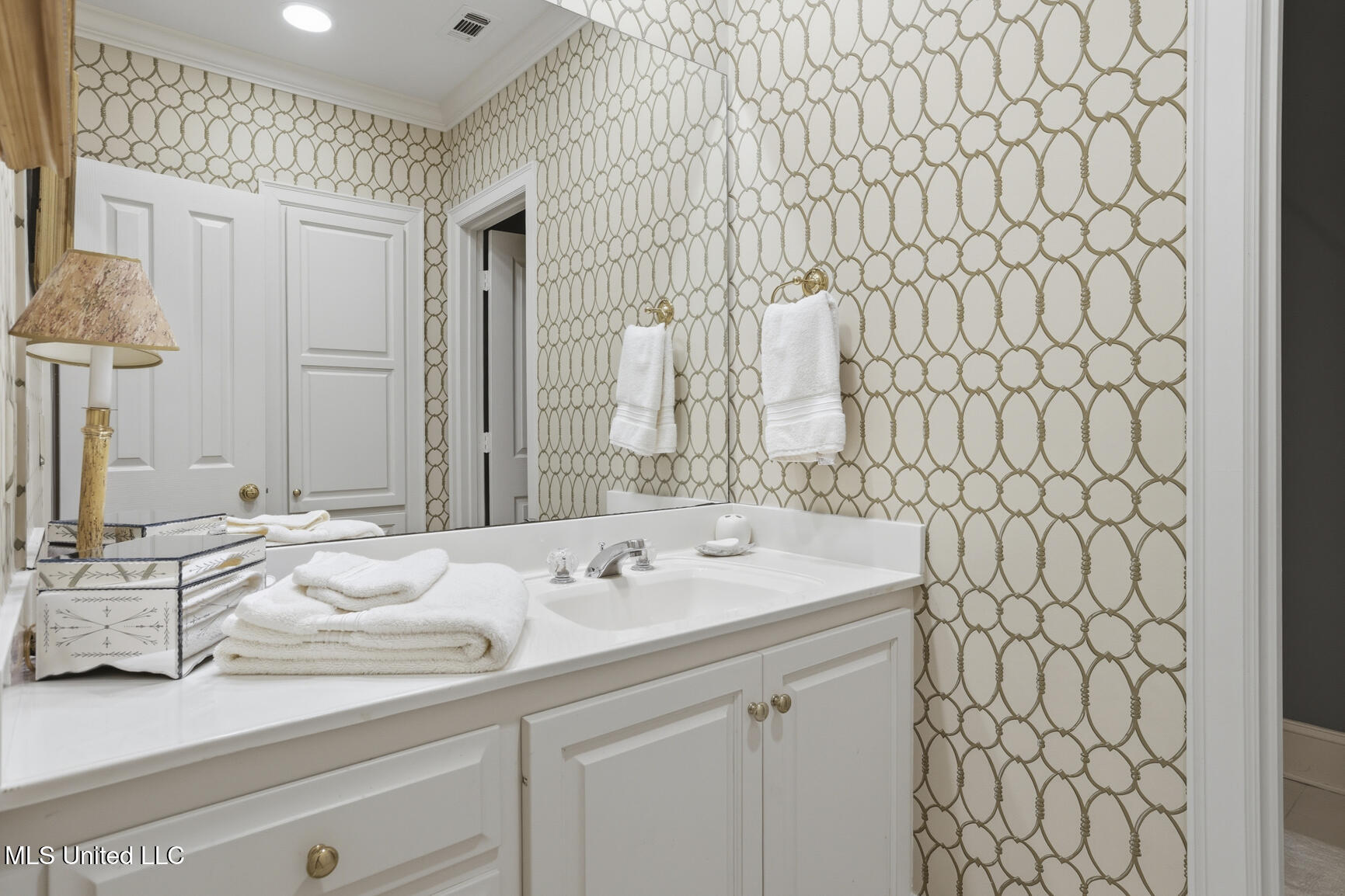 114 Meadowbrook North Jackson, MS 39211 - Photo 40 of 46 114 Meadowbrook N-37