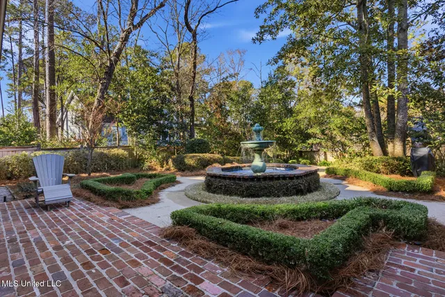 $965,000 | 114 Meadowbrook North, Jackson, MS 39211