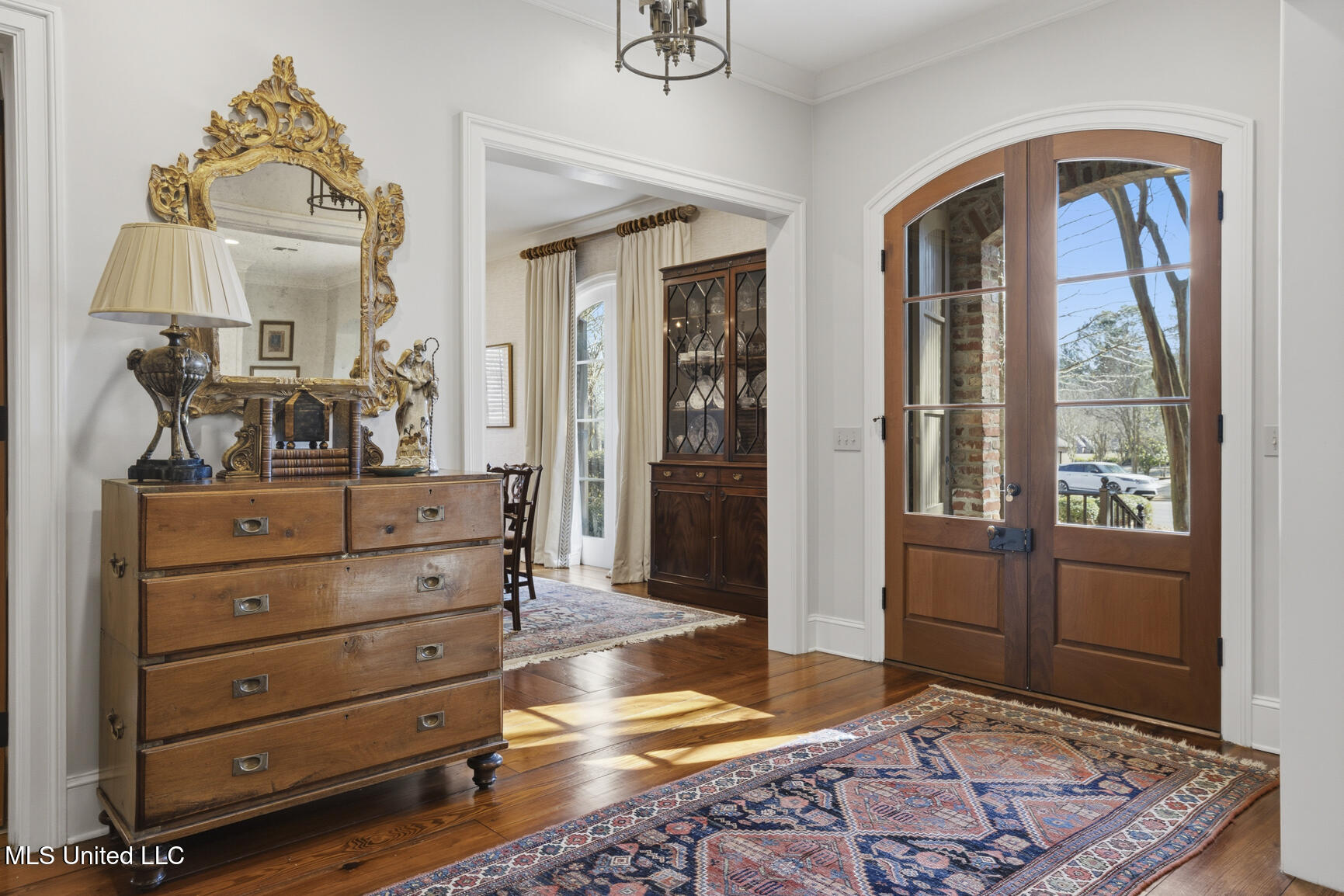 114 Meadowbrook North Jackson, MS 39211 - Photo 5 of 46 114 Meadowbrook N-10