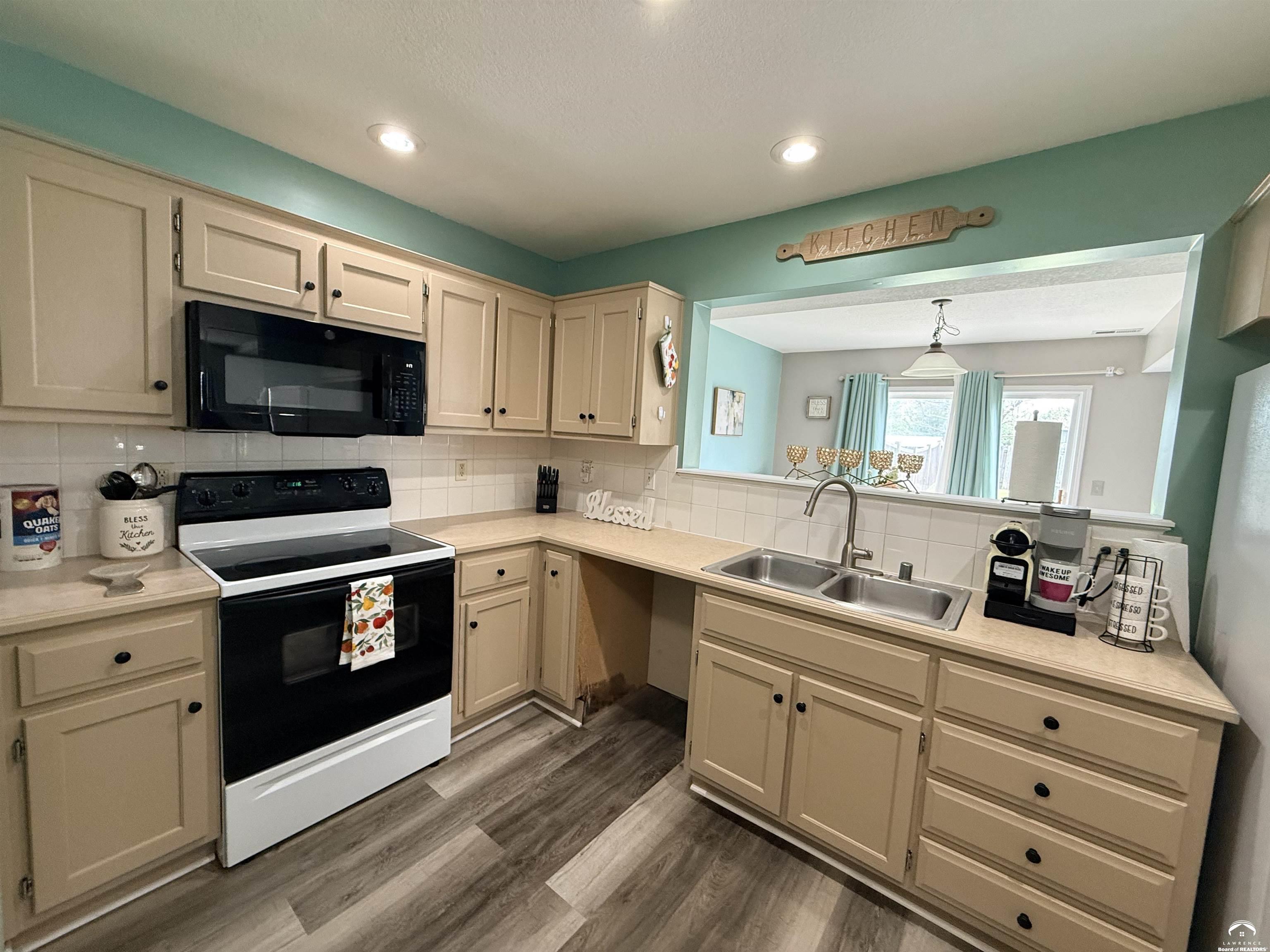 3513 Field Stone Court Lawrence, KS 66049 - Photo 11 of 27