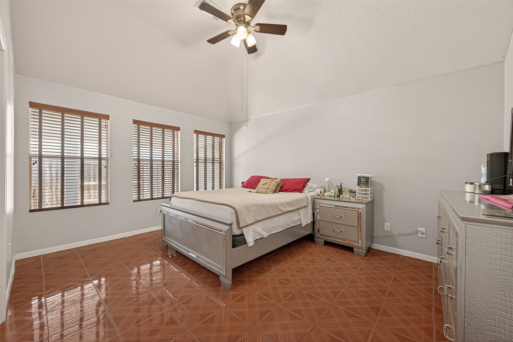 19322 Dawn Canyon Road Houston, TX 77084 - Photo 27 of 37 Primary room.