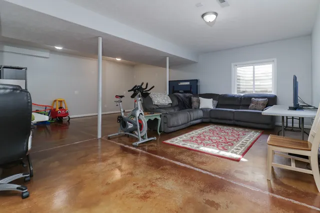 $325,000 | 2223 Bracebridge Road, Bloomington, IL 61705