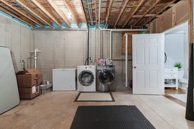 $325,000 | 2223 Bracebridge Road, Bloomington, IL 61705