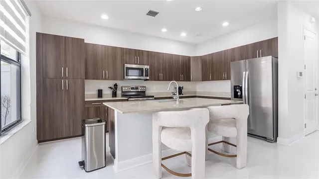 $3,400 | 20927 Northwest 1st Street, Pembroke Pines, FL 33029