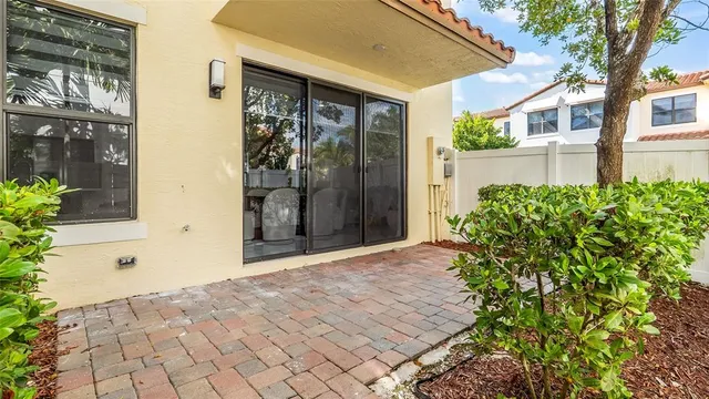 $3,800 | 20927 Northwest 1st Street, Pembroke Pines, FL 33029