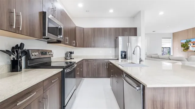 $3,800 | 20927 Northwest 1st Street, Pembroke Pines, FL 33029