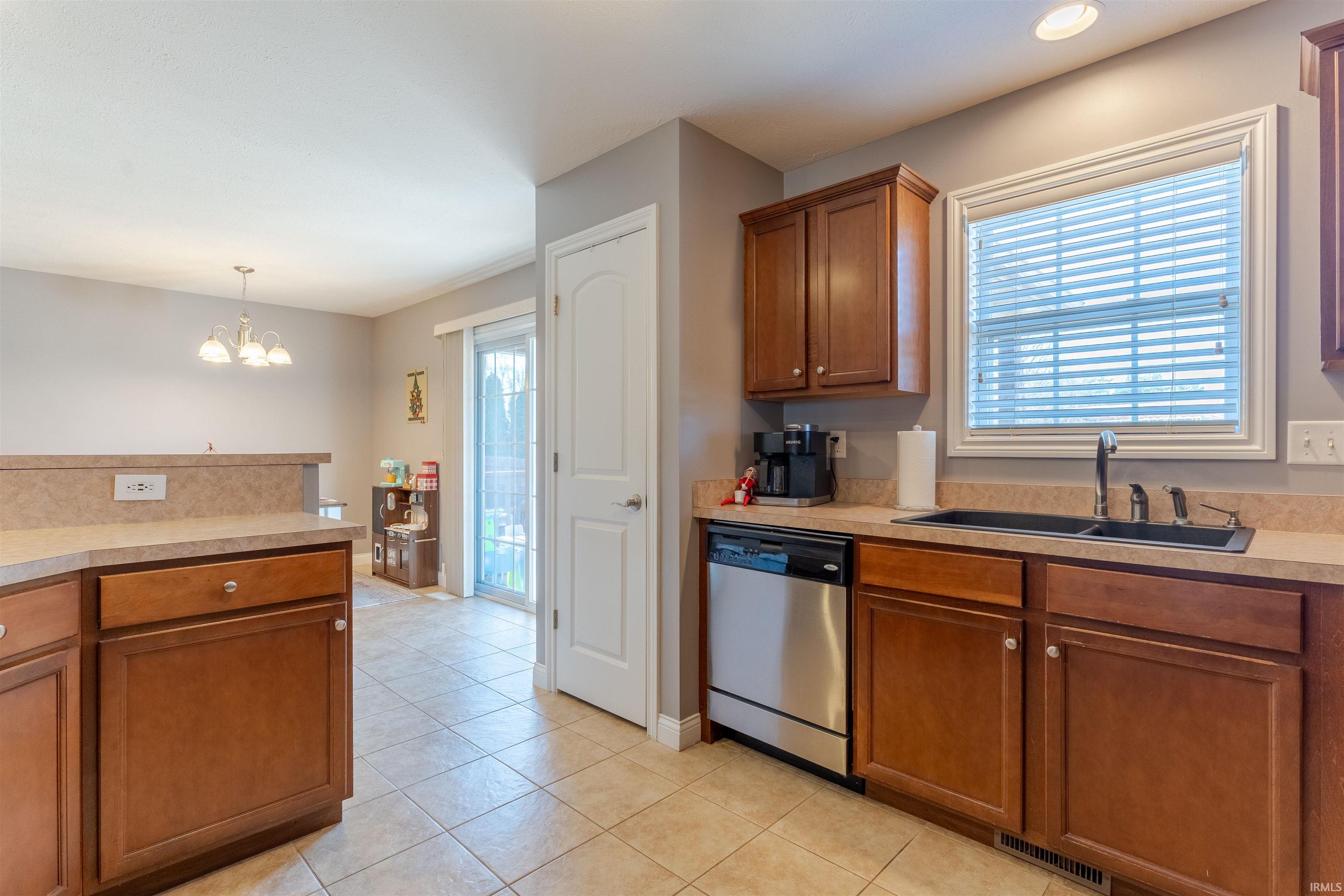 7720 St Jordan Circle Newburgh, IN 47630 - Photo 13 of 34