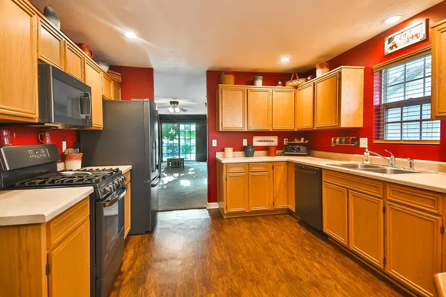 $219,900 | 621 Grove Street, Pecatonica, IL 61063