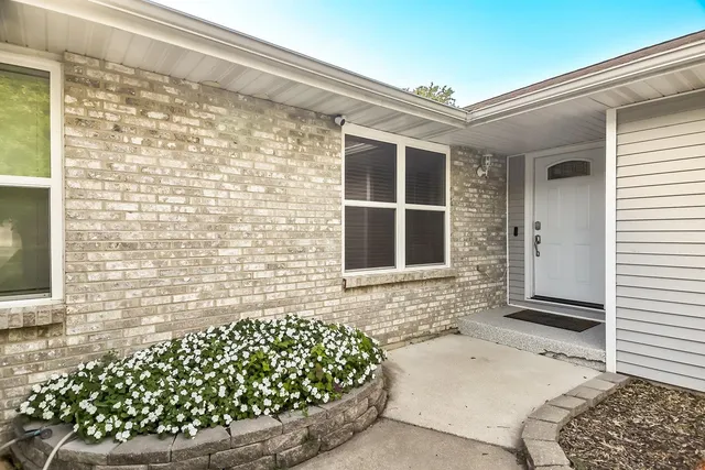 $219,900 | 621 Grove Street, Pecatonica, IL 61063