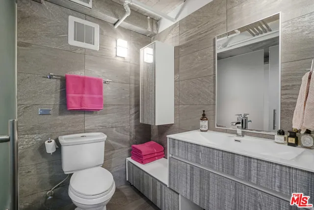 $6,250 | 1855 Industrial Street, Unit 112, Los Angeles, CA 90021