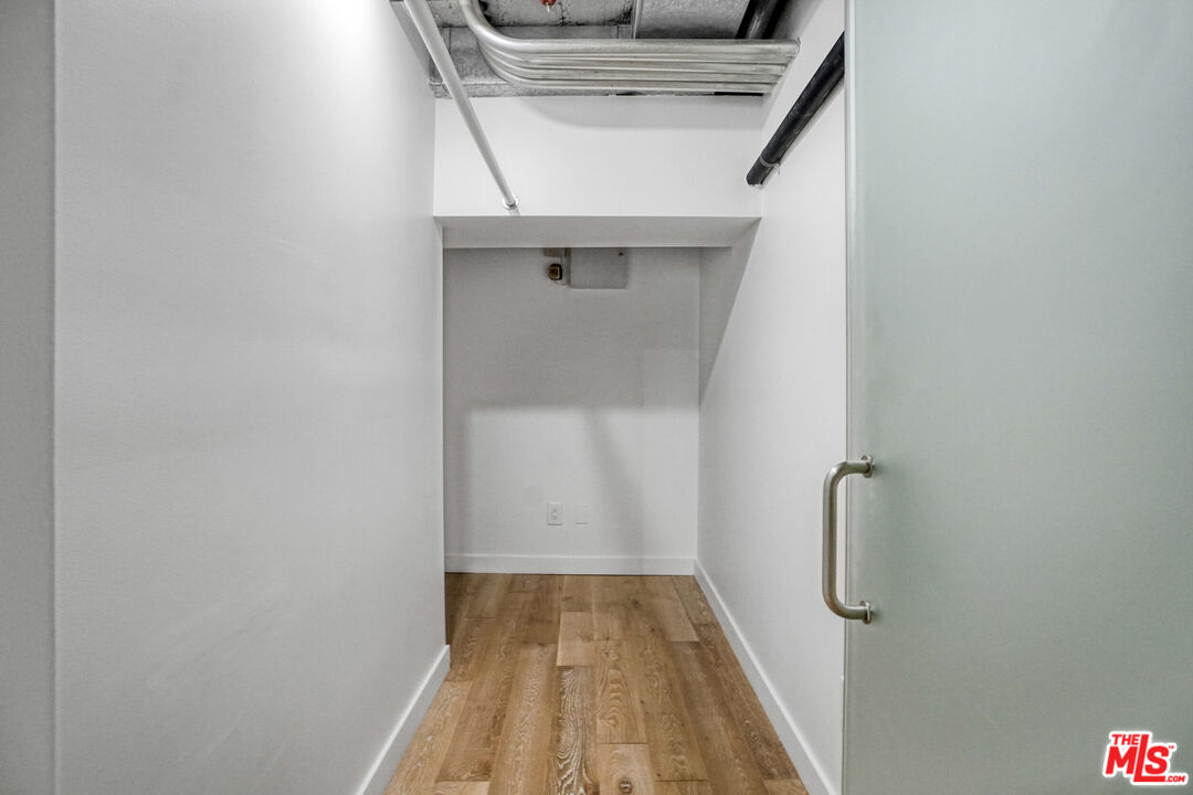 1855 Industrial Street, Unit 112 Los Angeles, CA 90021 - Photo 25 of 51 closeup view of a room