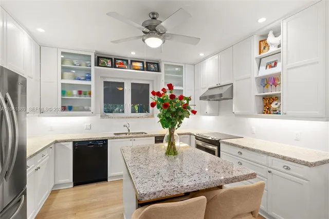 $3,498,000 | 1901 Country Club Prado, Coral Gables, FL 33134