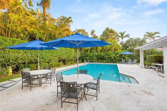 $3,498,000 | 1901 Country Club Prado, Coral Gables, FL 33134