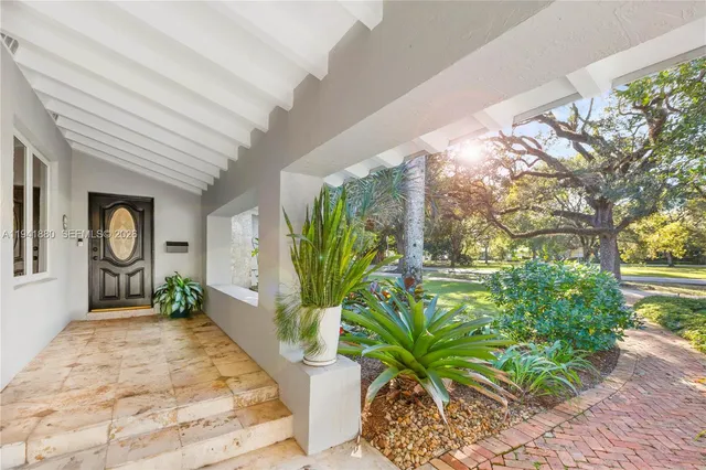 $3,498,000 | 1901 Country Club Prado, Coral Gables, FL 33134