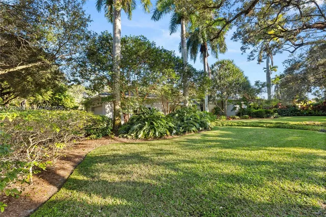 $3,498,000 | 1901 Country Club Prado, Coral Gables, FL 33134