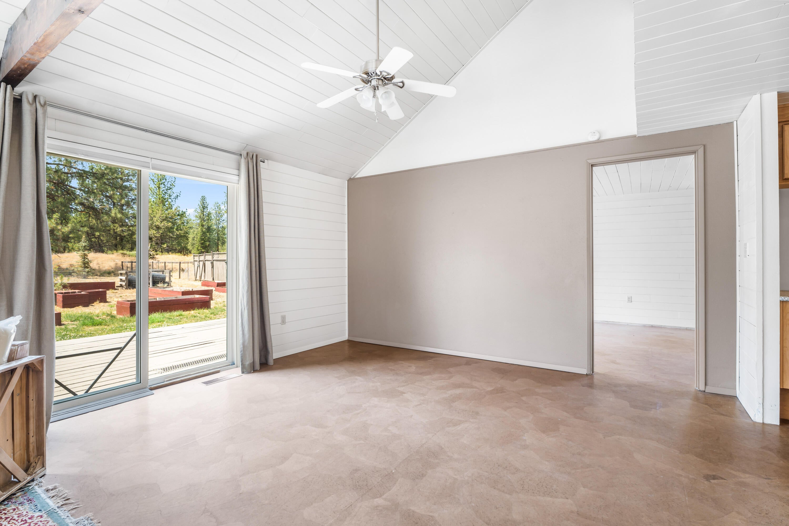 69480 Crooked Horseshoe Road Sisters, OR 97759 - Photo 10 of 35 11