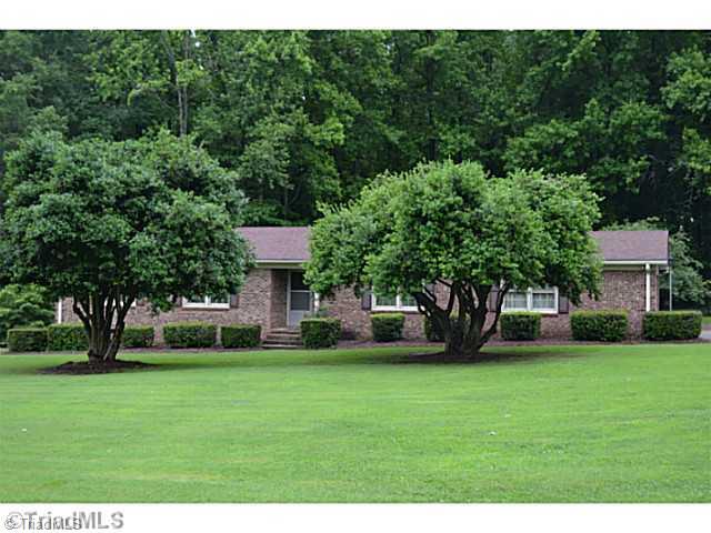 810 Halsbrook Road Greensboro, NC 27406 - Photo 1 of 12 Exterior Front.