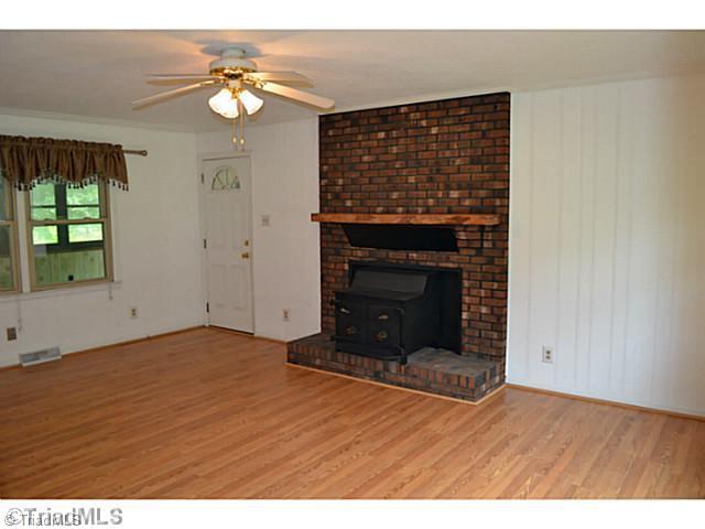 810 Halsbrook Road Greensboro, NC 27406 - Photo 4 of 12 Den/Family/Great Room.