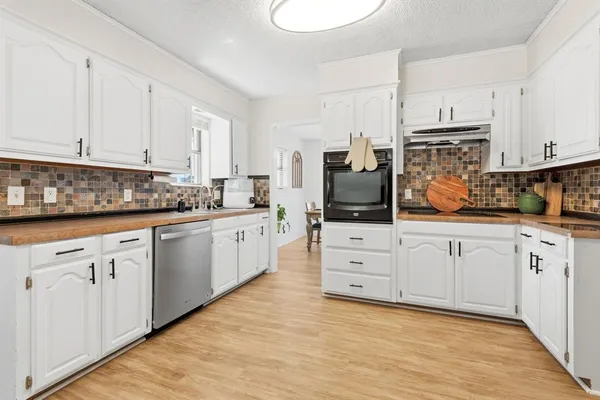 $439,900 | 609 Green Valley Drive, Abilene, TX 79601