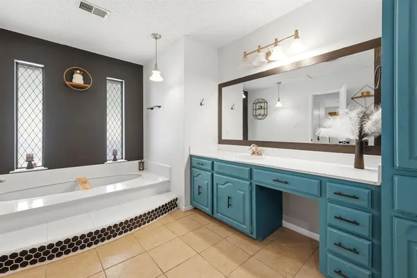 $439,900 | 609 Green Valley Drive, Abilene, TX 79601
