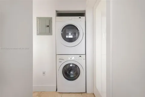 a close up view of a washer and dryer