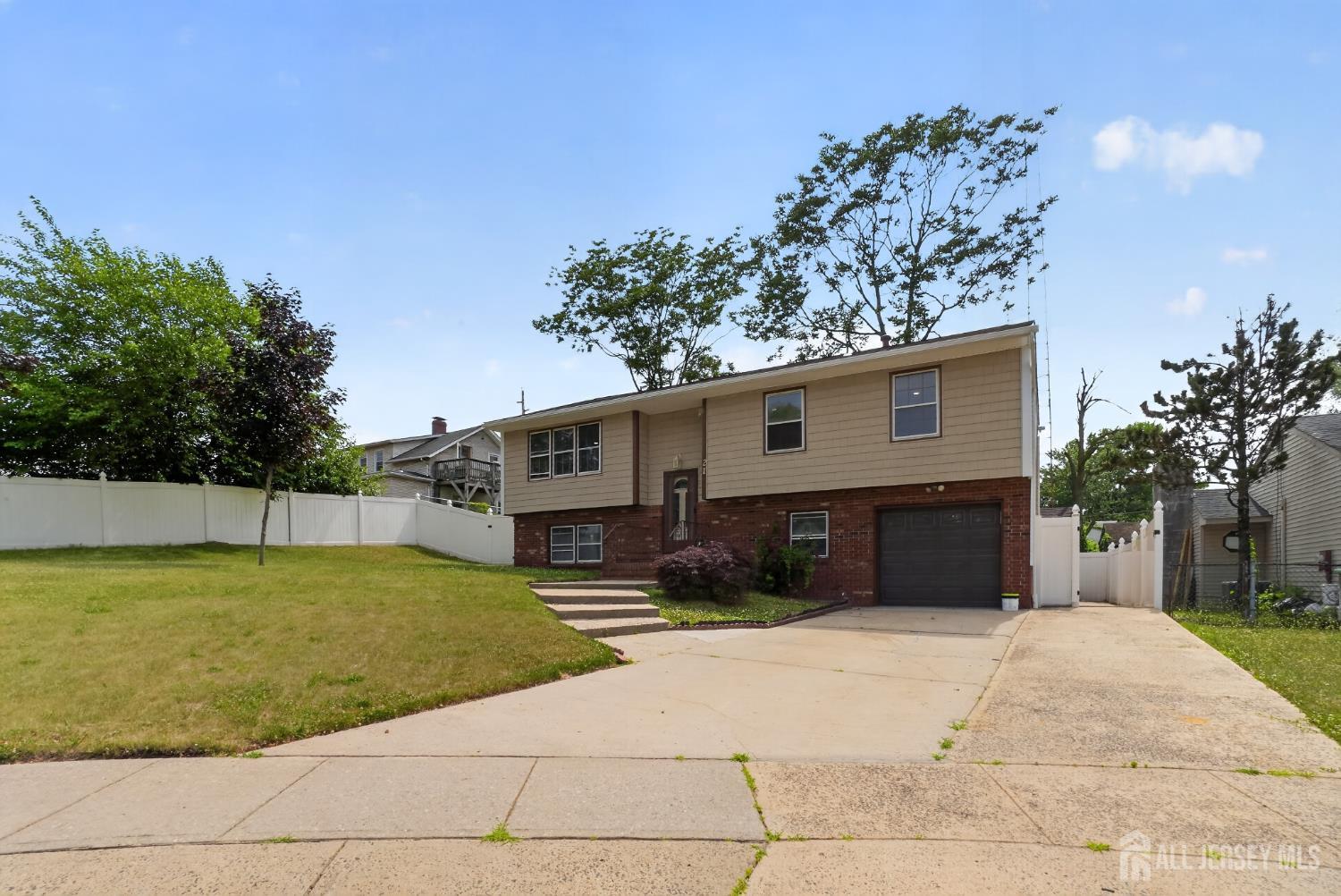 21 Ash Road Edison, NJ 08817 - Photo 3 of 35