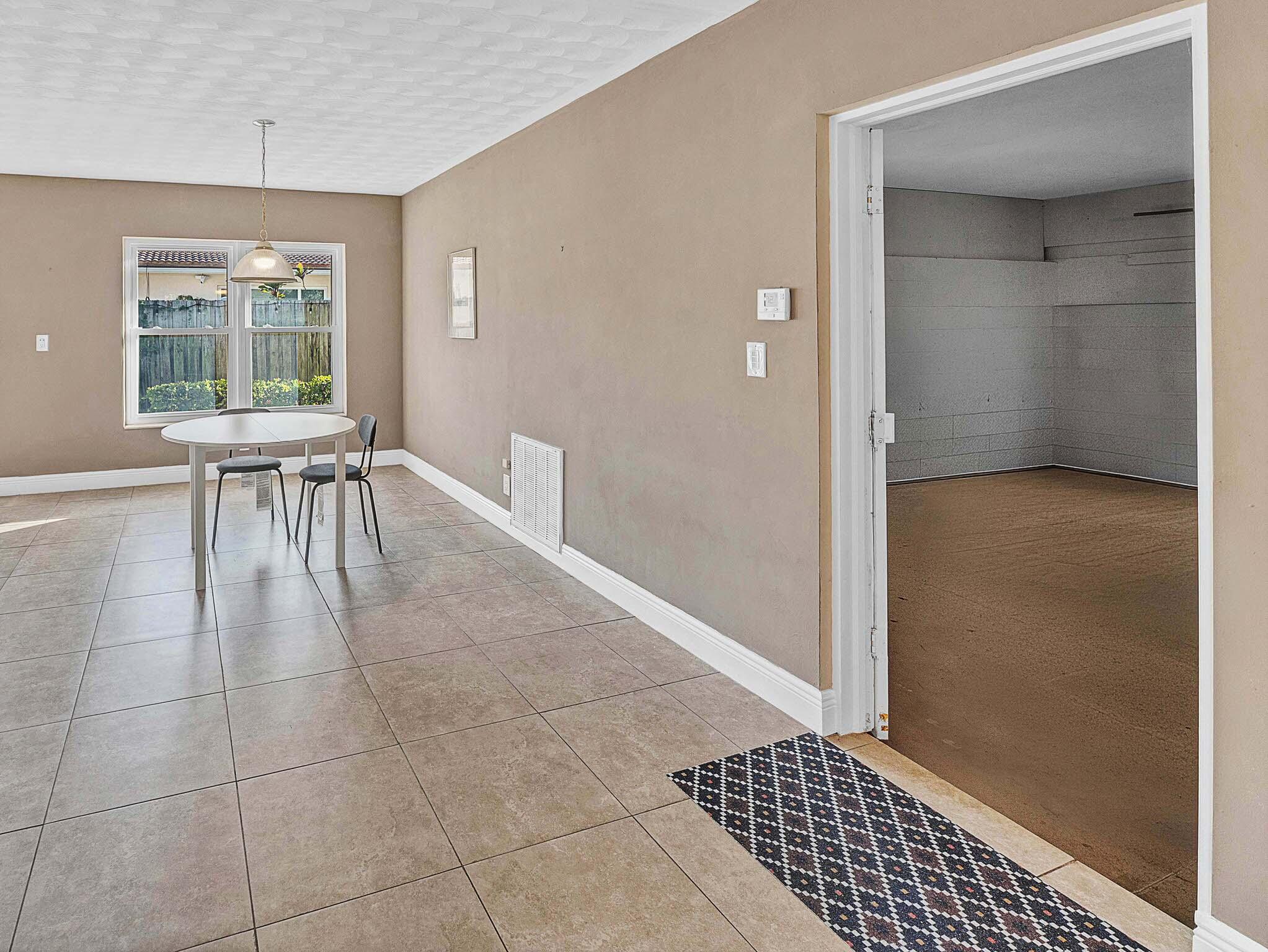 2750 Southeast 3rd Street Pompano Beach, FL 33062 - Photo 11 of 55 6 Garage (1)_1