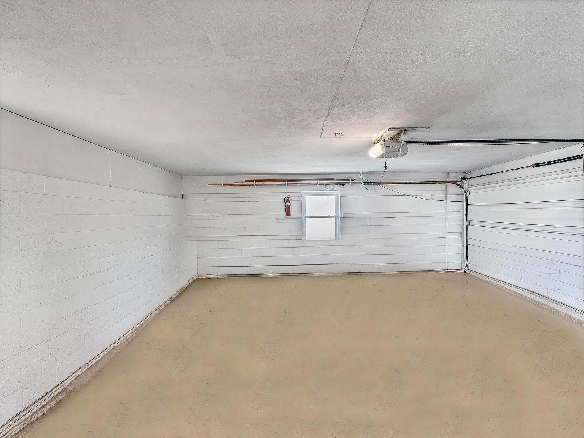 2750 Southeast 3rd Street Pompano Beach, FL 33062 - Photo 16 of 55 6 Garage (2)_1