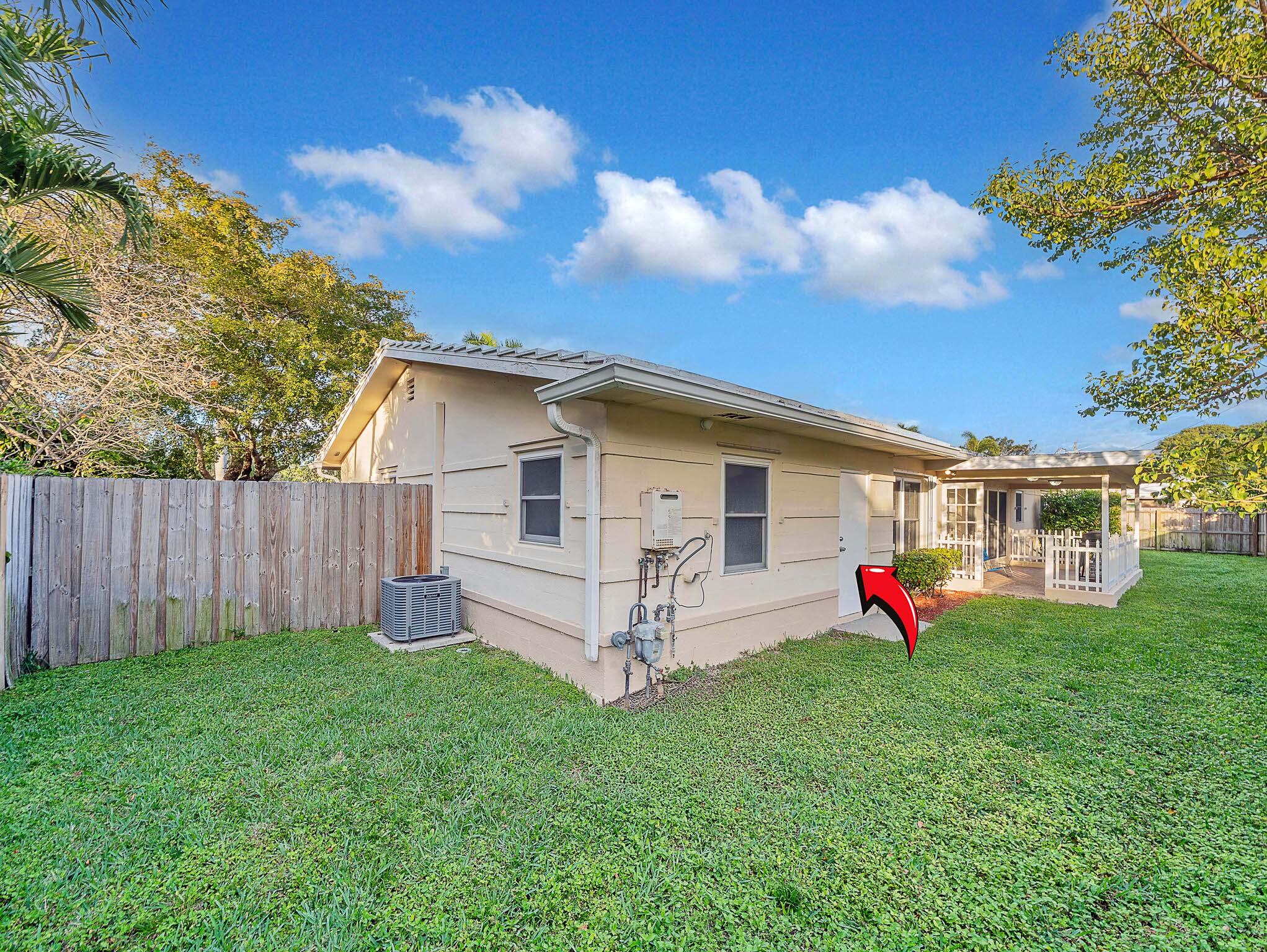 2750 Southeast 3rd Street Pompano Beach, FL 33062 - Photo 24 of 55 7A Backyard (2)_1