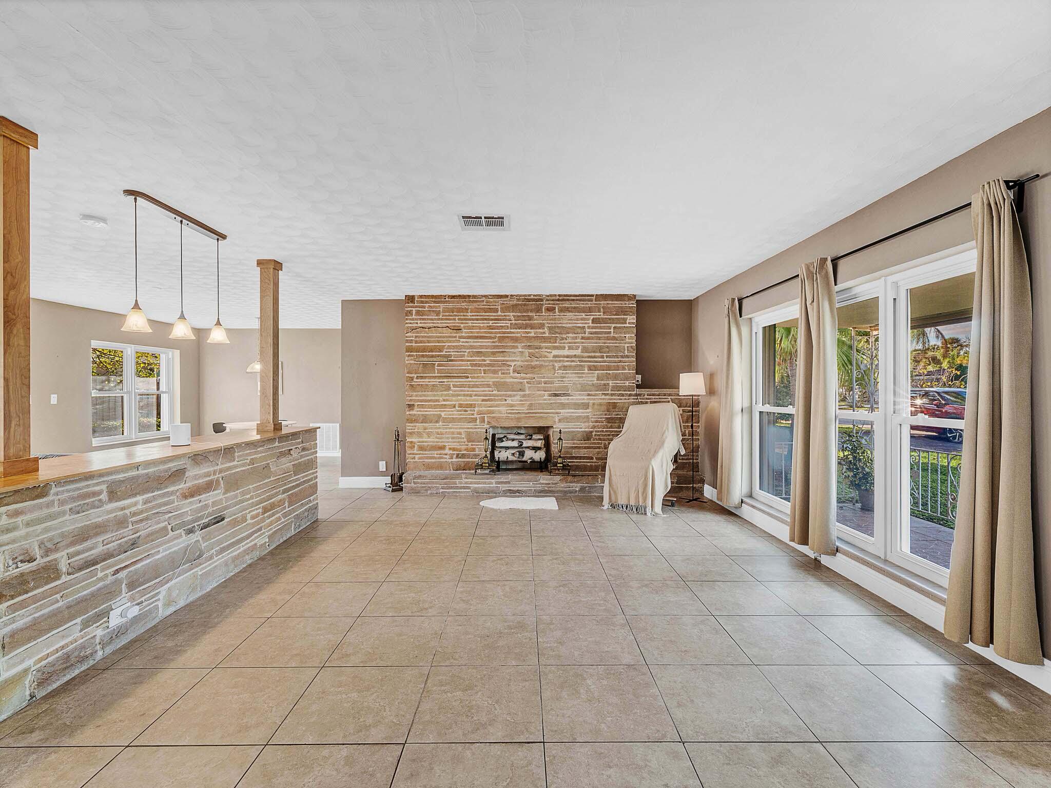 2750 Southeast 3rd Street Pompano Beach, FL 33062 - Photo 3 of 55 2 Living Area (2)_1