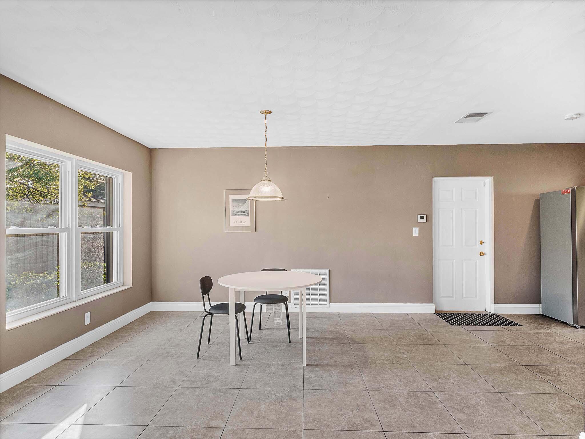 2750 Southeast 3rd Street Pompano Beach, FL 33062 - Photo 6 of 55 4 Breakfast Nook (1)_1