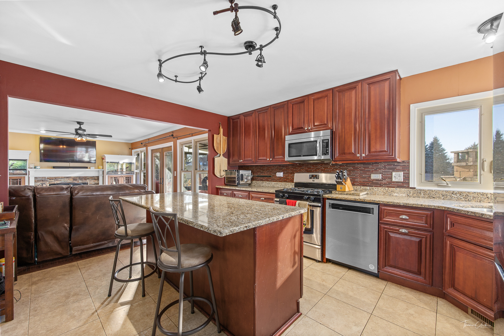 2 Callery Court Bolingbrook, IL 60490 - Photo 12 of 45 Gallery Image 12